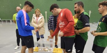 Paradinas FS y Bracamonte FS recaudan 2.500 euros para los damnificados por la DANA en Valencia y Castilla La Mancha