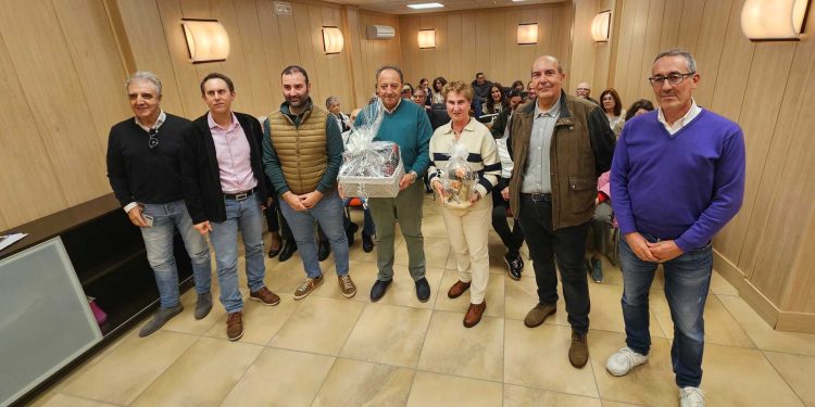 Macotera rinde un merecido homenaje por su jubilación a Lucila Crespo Fradejas, la enfermera de la villa durante 44 años