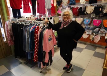 Ana Tiedra: «Cuando abrí la tienda, iba con la riñonera como en el mercadillo porque no tenía ni caja registradora para el dinero»