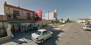 Incendio en Babilafuente: las llamas arrasan la cocina de un conocido restaurante situado en plena travesía de la localidad