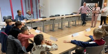 Peñaranda acerca el ajedrez a los adultos y niños a partir de siete años cada viernes en las aulas del Centro de Desarrollo CDS