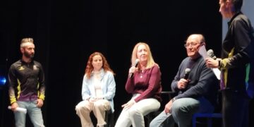 Los olímpicos Lorena Martín y Mario García Romo, protagonistas de un ameno encuentro con el público en el teatro de Peñaranda