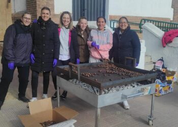 La Ampa del colegio Filiberto Villalobos organiza en Babilafuente su tradicional castañada para los alumnos del centro educativo