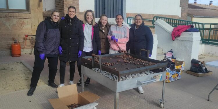La Ampa del colegio Filiberto Villalobos organiza en Babilafuente su tradicional castañada para los alumnos del centro educativo