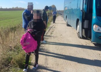 Una avería mecánica deja tirados a más de una veintena de usuarios de la línea de bus que comunica Peñaranda y Salamanca