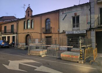 Atención a la incidencia en la calle Nuestra Señora de Peñaranda: carril cortado temporalmente en la entrada desde el Carmen