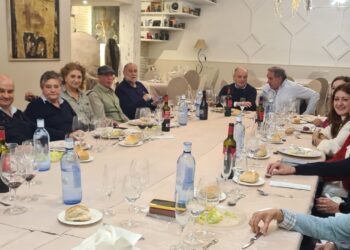 Compañeros del centro de salud de Peñaranda celebran en una comida la jubilación del doctor Jerónimo Cosme Cuesta