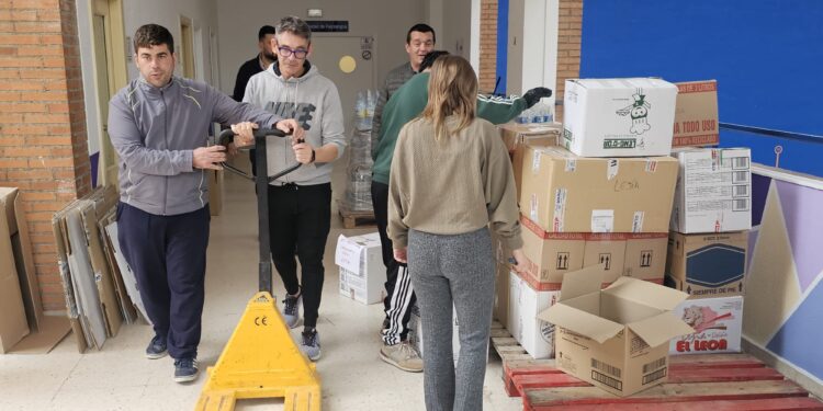 Peñaranda cierra esta tarde la recogida de alimentos y productos de limpieza para los miles de damnificados por la DANA