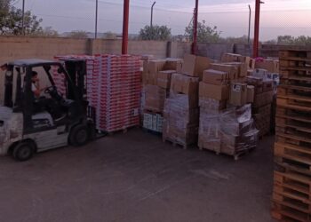 Aldaia recibe el primer camión de ayuda humanitaria enviado desde Peñaranda para ayudar a los damnificados por la DANA