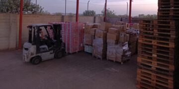 Aldaia recibe el primer camión de ayuda humanitaria enviado desde Peñaranda para ayudar a los damnificados por la DANA