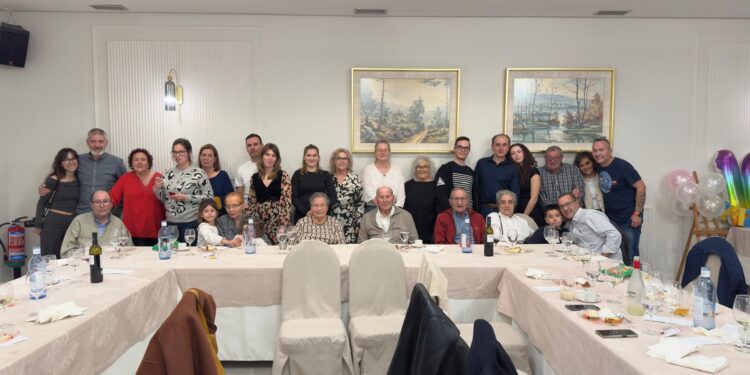 Peñaranda acoge el emotivo reencuentro de la familia Rodríguez Zamarreño en torno a una comida celebrada en Las Cabañas
