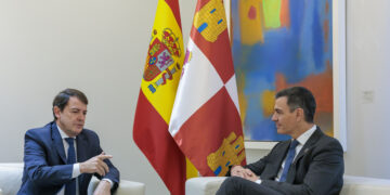 La supresión del paso a nivel de Babilafuente, entre las peticiones de Alfonso Fernández Mañueco al presidente del Gobierno