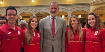 La atleta peñarandina Lorena Martín participa en la recepción de los Reyes a los deportistas olímpicos y paralímpicos 2024