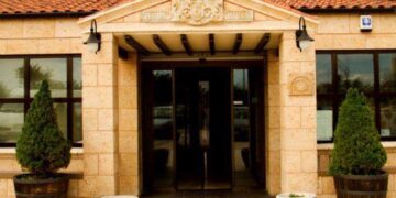 Fallece Santiago Rivas jefe de sala y uno de los dueños del recordado restaurante «El Oso y el Madroño» de Peñaranda