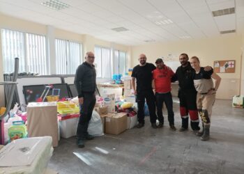 Misión cumplida en Paiporta: el colegio Ausiàs March recibe el material escolar y juguetes donados en el Unamuno de Peñaranda