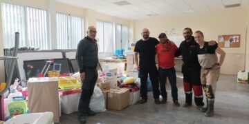 Misión cumplida en Paiporta: el colegio Ausiàs March recibe el material escolar y juguetes donados en el Unamuno de Peñaranda