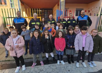 Bomberos y Policía Local de Peñaranda participan en un simulacro de incendio en el colegio público Severiano Montero