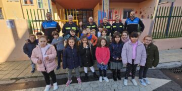 Bomberos y Policía Local de Peñaranda participan en un simulacro de incendio en el colegio público Severiano Montero