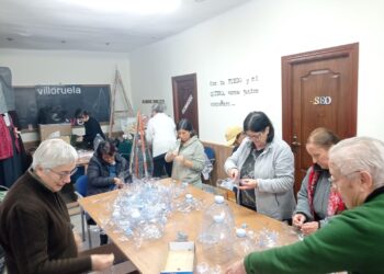 Villoruela se Mueve necesita un último empujón a su nuevo reto navideño y necesita 300 garrafas de plástico para completarlo