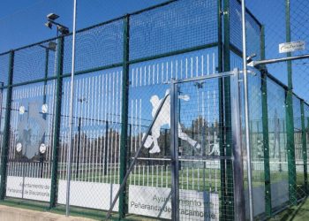 Peñaranda saca de nuevo a concurso la construcción de una pista de pádel cubierta en el polideportivo municipal «Lorena Martín»