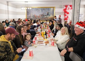 El club deportivo Promesas Las Villas reúne a jugadores y familias, entrenadores y autoridades en un ágape navideño