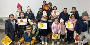 Éxito de participación en el taller «Jugamos a ser científicos» celebrado en Aldeaseca de la Frontera y dirigido a los niños
