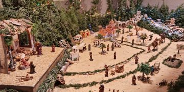 Cantaracillo luce ya en su iglesia parroquial un belén realizado por un grupo de vecinas y en el que no falta ni «la buena moza»