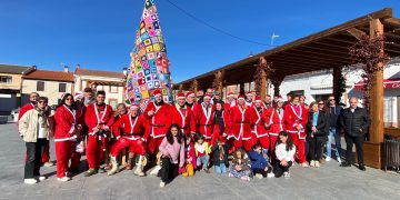 Nueva edición de la ruta «MotoNoel» con un recorrido por varios pueblos de la comarca repartiendo golosinas e ilusión