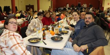 Palaciosrubios reúne a vecinos y visitantes en torno a la fiesta de la matanza típica dentro del circuito provincial de Diputación