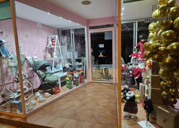 Un grupo organizado desvalija en Peñaranda y a plena luz del día una tienda de ropa infantil y productos de puericultura