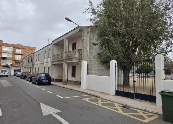 El PSOE de Peñaranda lleva al pleno una moción para pedir a la Junta que construya un pabellón en el colegio Miguel de Unamuno