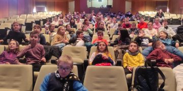 Alumnos del colegio público Miguel de Unamuno comparten en Peñaranda un encuentro con varios jugadores del Unionistas