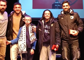 Alumnos del colegio público Miguel de Unamuno comparten en Peñaranda un encuentro con varios jugadores del Unionistas