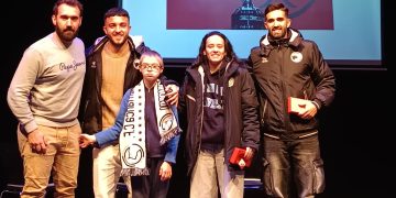 Alumnos del colegio público Miguel de Unamuno comparten en Peñaranda un encuentro con varios jugadores del Unionistas