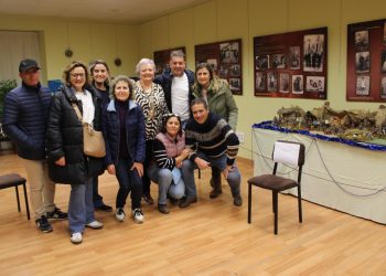 La Corraliza llena del espíritu navideño Villar de Gallimazo con decoración y belenes artesanales que engalanan el municipio