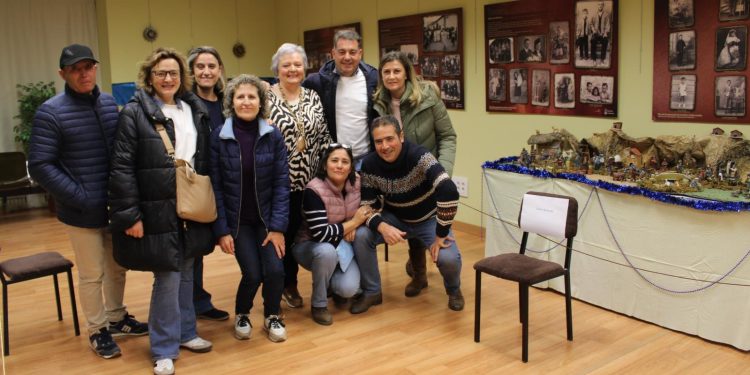 La Corraliza llena del espíritu navideño Villar de Gallimazo con decoración y belenes artesanales que engalanan el municipio