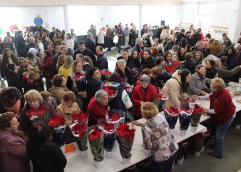 Villoria inaugura su mercadillo solidario navideño en apoyo al centro materno infantil Ave María de Santa Marta de Tormes