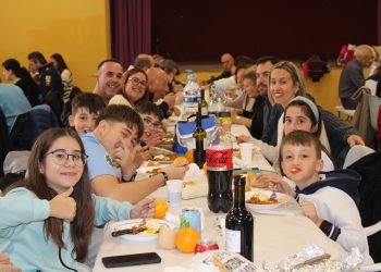 Zorita de la Frontera vive su segunda jornada matancera solidaria con el reparto de 100 raciones de huevos con chichas