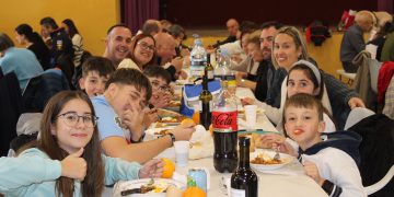 Zorita de la Frontera vive su segunda jornada matancera solidaria con el reparto de 100 raciones de huevos con chichas