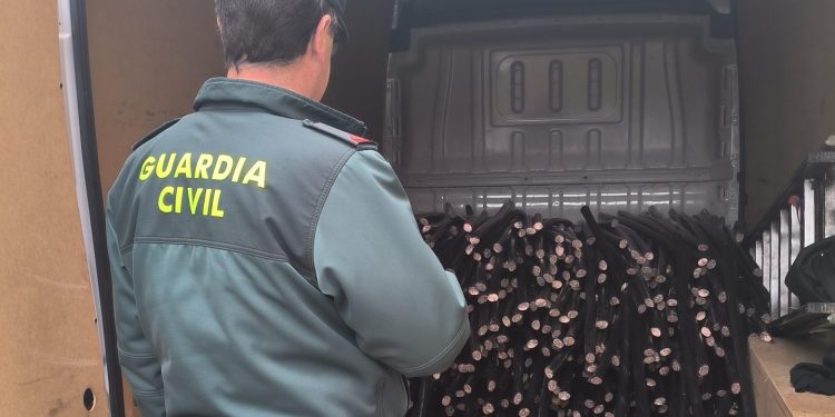 La Guardia Civil detiene en Córdoba a siete personas como presuntos autores de dos hurtos de cableado de cobre cometidos en las provincias de Zamora y Salamanca