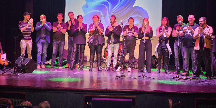 Peñaranda disfruta de una gran gala solidaria en el Calderón a beneficio de los afectados por la DANA y con la música como eje