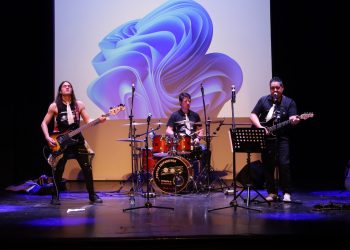 Peñaranda disfruta de una gran gala solidaria en el Calderón a beneficio de los afectados por la DANA y con la música como eje