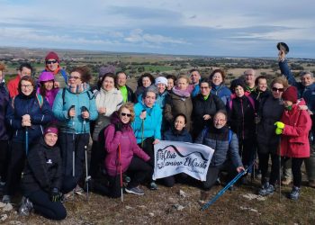 El club Camino el Cristo realiza su primera actividad del 2025 con un desayuno para los socios y una ruta senderista en Alaraz