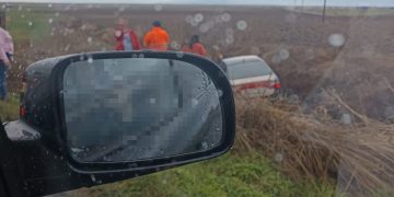Un herido en Peñaranda al salirse de la vía con su vehículo y acabar en la cuneta en la carretera de Macotera