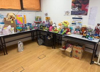 La asociación juvenil Papelera de Villaflores recauda 300 euros en un bingo para que ningún niño se quede sin regalos en Reyes