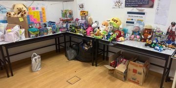 La asociación juvenil Papelera de Villaflores recauda 300 euros en un bingo para que ningún niño se quede sin regalos en Reyes