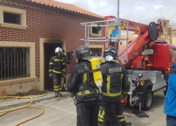 Carmen Ávila: «los ayuntamientos y los voluntarios durante años hemos sacado las castañas del fuego a la Diputación porque el servicio de Bomberos es una competencia exclusiva suya»