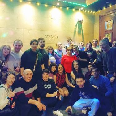 Raúl cumple 50 años y su hijo Álvaro 18 y ambos lo celebran con una gran fiesta acompañados por sus familiares y buenos amigos