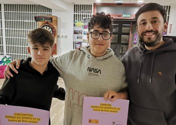 Aitor Iglesias y Álvaro González ganan el torneo navideño de FC25 celebrado estos días en el centro de ocio juvenil de Peñaranda