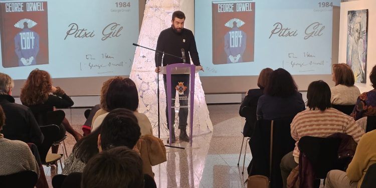 Peñaranda reúne en el CDS a más de una veintena de lectores dando voz a los finales de grandes obras de la literatura universal